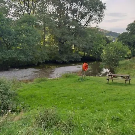 Lowena Semesterbostad *