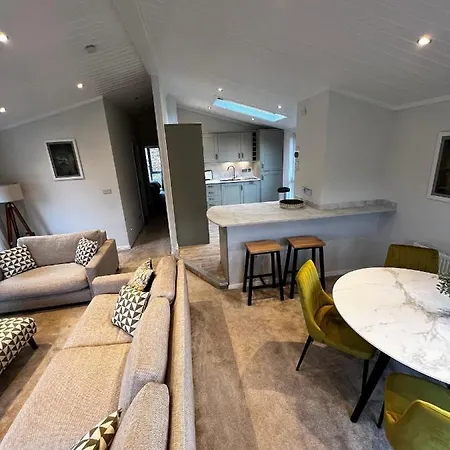 Lowena Semesterbostad *